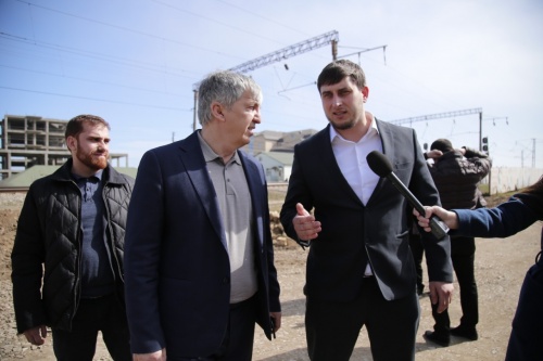 Хизри Абакаров проинспектировал улицу Махачкалинскую