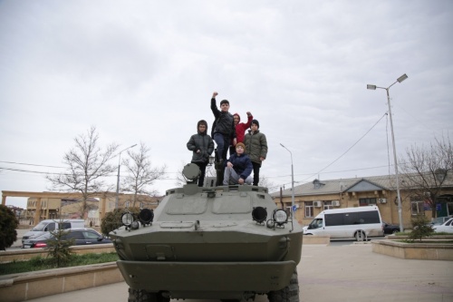На площади Дербента установили первый экспонат военно-патриотического парка «Патриот»