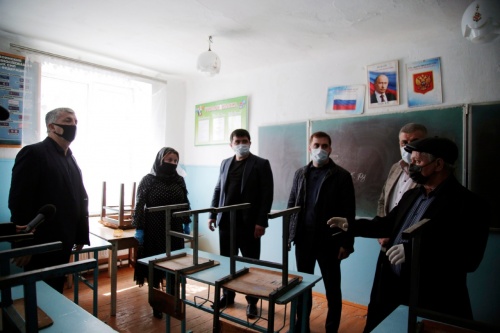 В Дербенте рассматривают возможность капитального ремонта средней школы №14 и детского сада №5 «Надежда», находящихся в аварийном состоянии