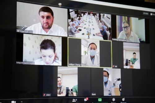 Дербентские и китайские врачи провели телемост по вопросу борьбы с коронавирусом 