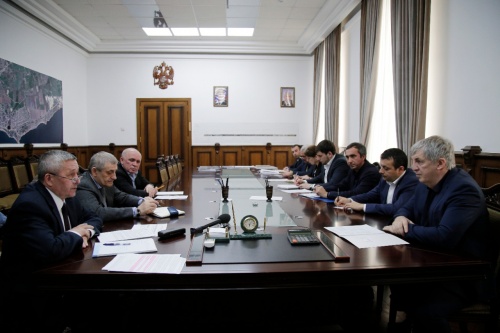 Глава Дербента и генеральный директор ООО "Газпром Газораспределение Дагестан" обсудили проблемы газоснабжения
