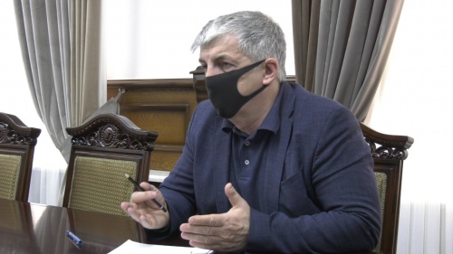 Мэр Дербента Хизри Абакаров оказал финансовую помощь гражданам, оставшимся на российско-азербайджанской границе