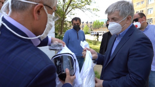 Глава Дербента Хизри Абакаров побывал на территории дербентской центральной больницы