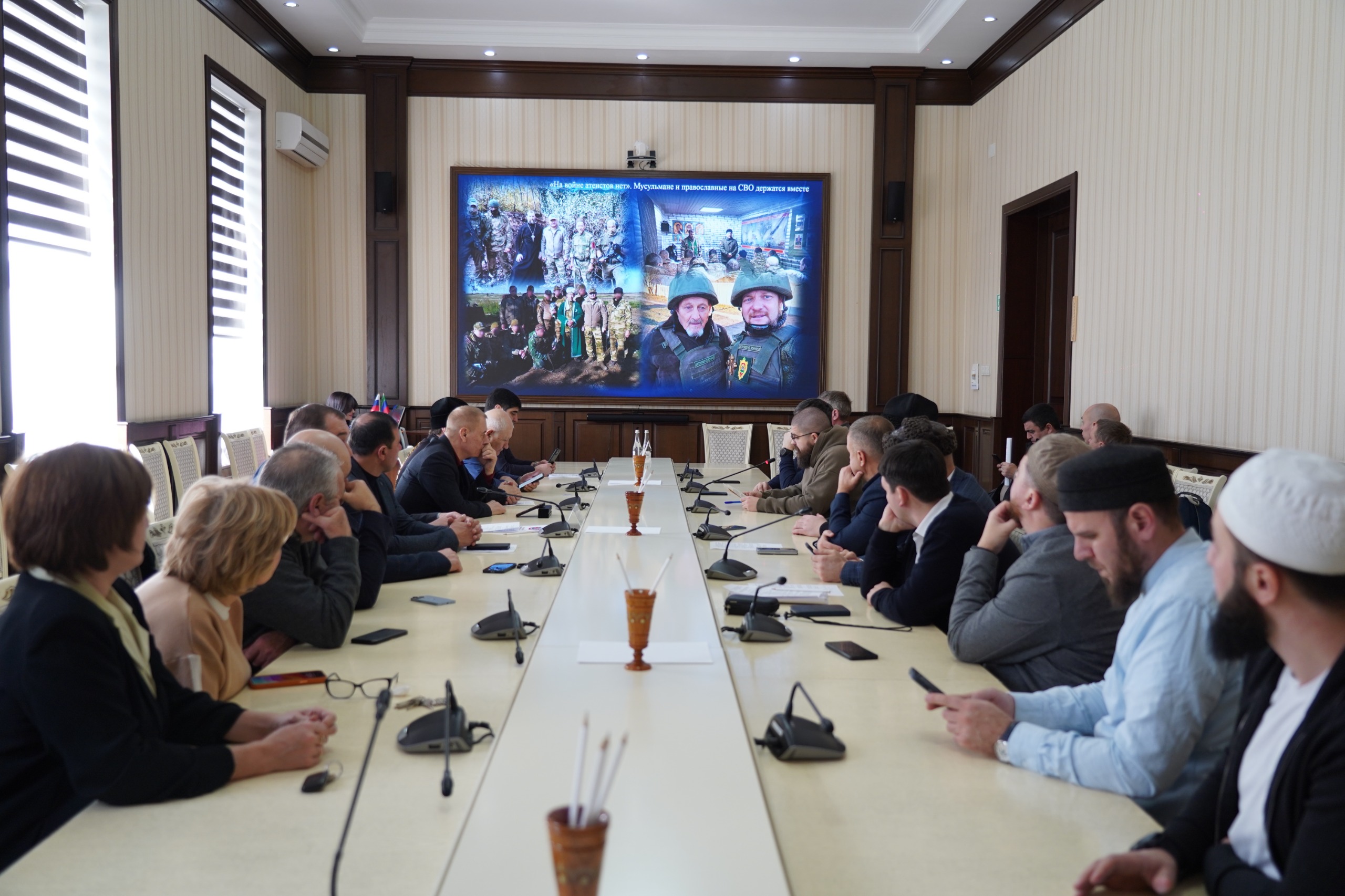 В Дербенте почтили память религиозных деятелей, павших в борьбе с экстремизмом